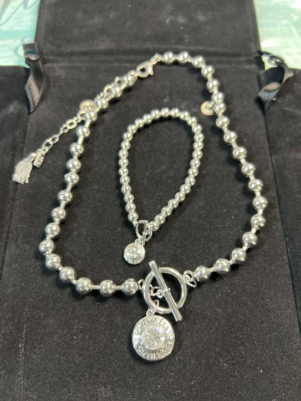 DESIGNER simply Vera wang necklace/bracelet set